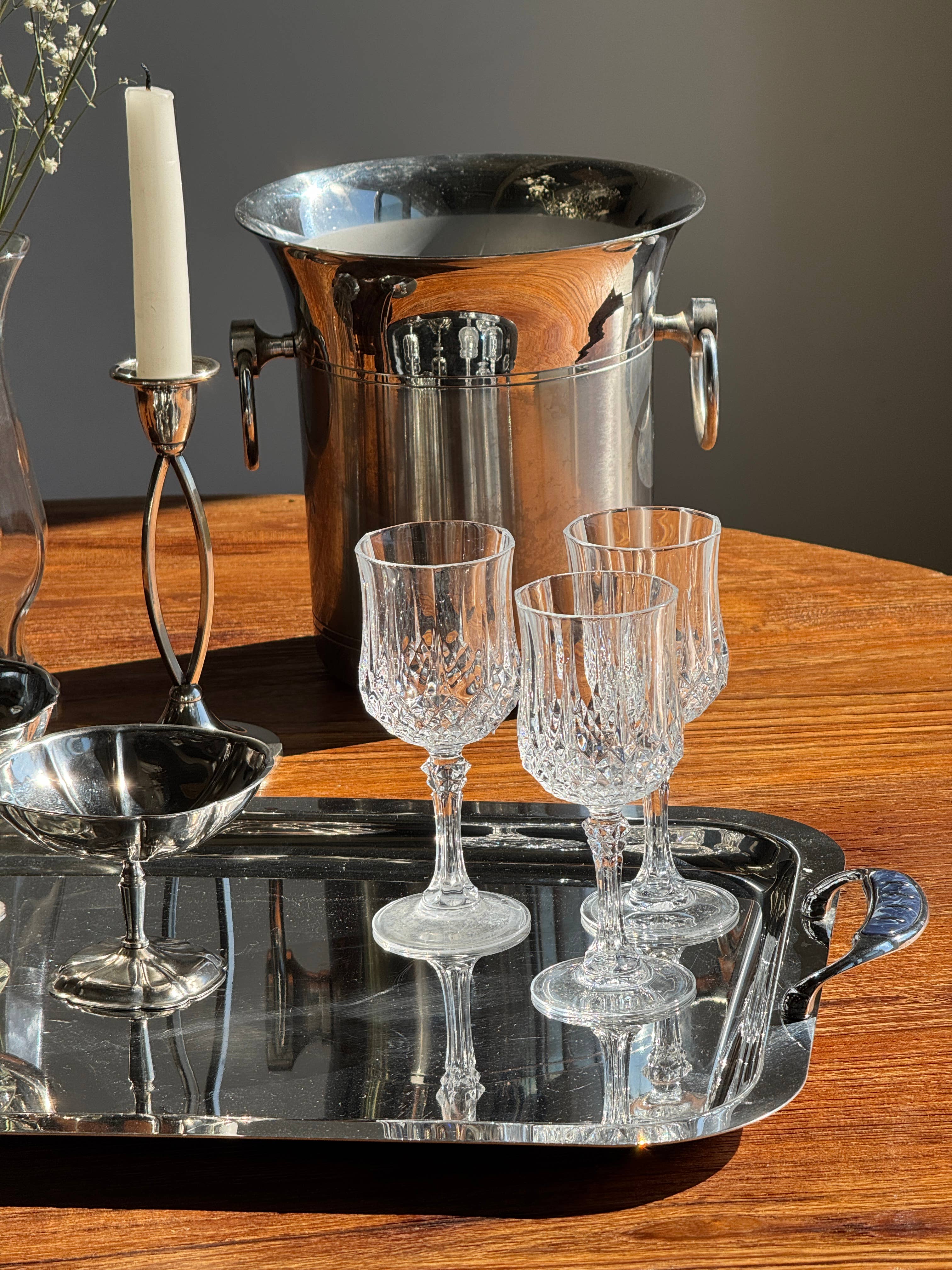 Office Objets - Wholesale Wine Glass - Set of 6 small diamond-cut crystal glasses H14.511