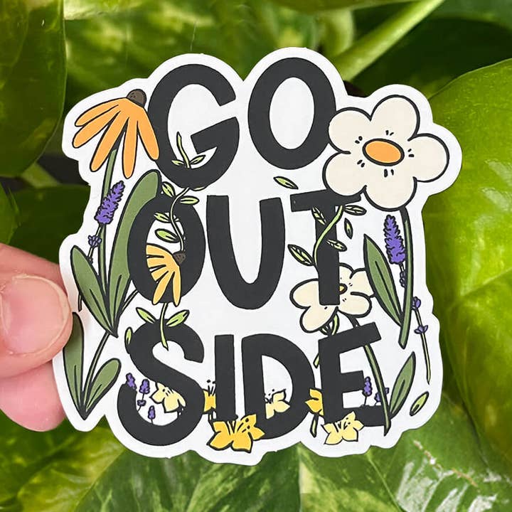 Autocollant Go Outside pour la vente par Moth Mart