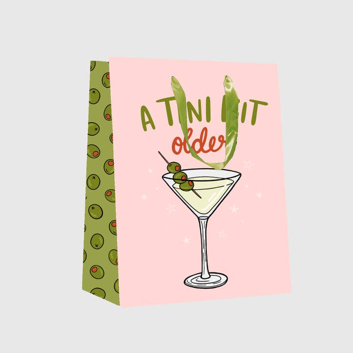 Sac Cadeau d'Anniversaire Martini Un Peu Plus Âgé pour la vente par Brittany Paige