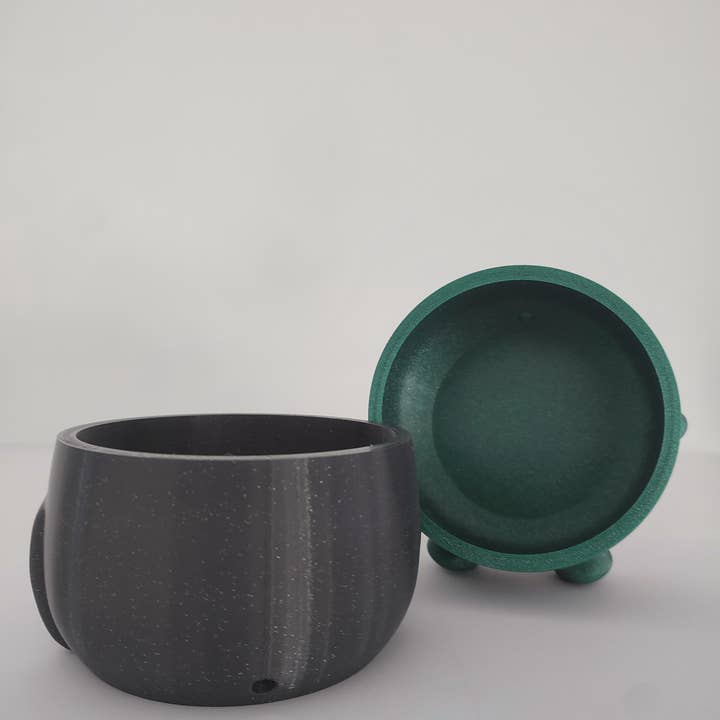 3DROOTS - Wholesale Plant Pot - Round flower pot with arms and cheerful face - Home & garden2