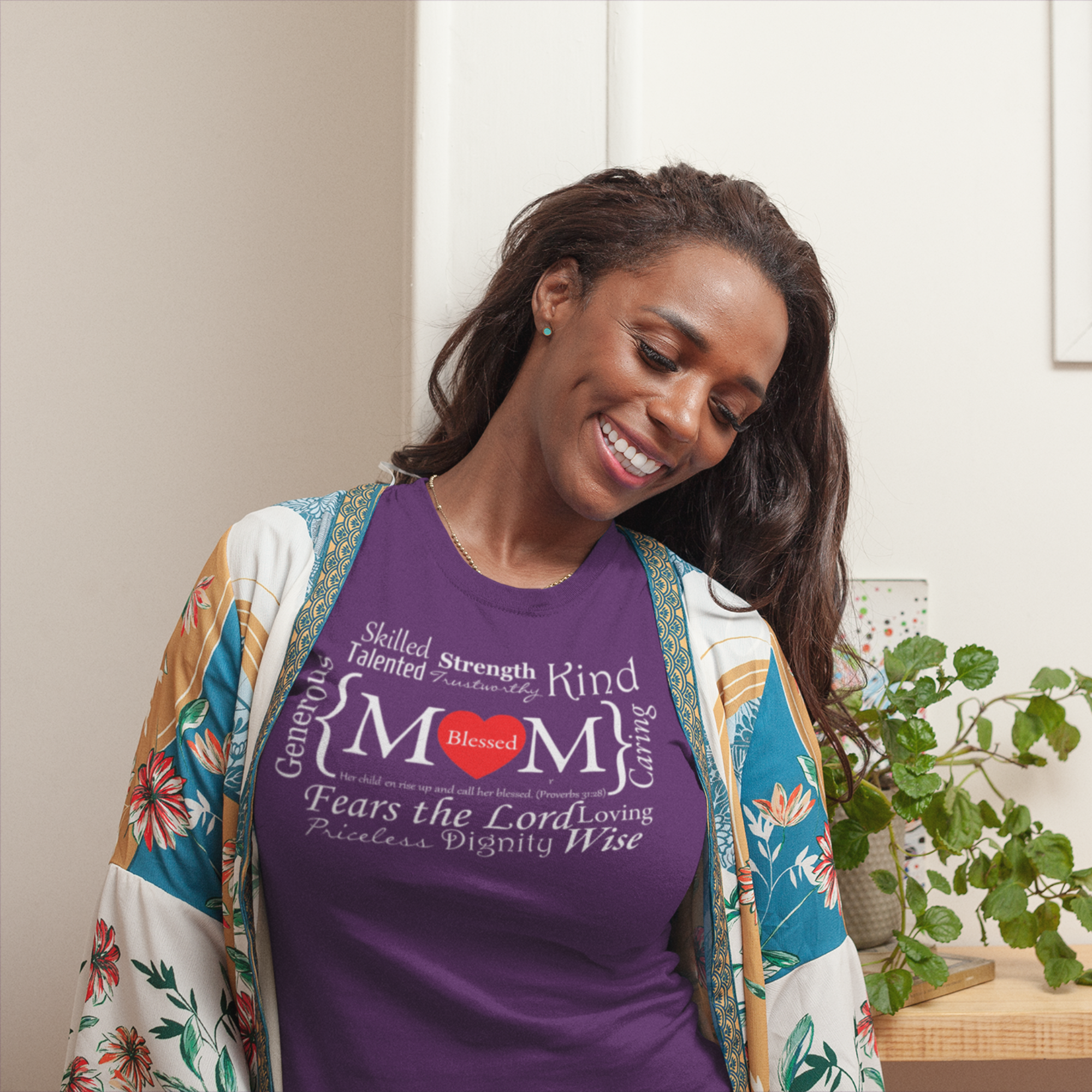 Love Ann Joy Apparel, LLC - Venta al por mayor Camiseta serigrafiada - Mujer - Camiseta cristiana con versículos bíblicos de Blessed Mom, regalo para el Día de la Madre1