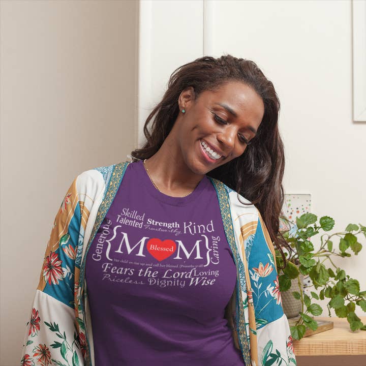 Love Ann Joy Apparel, LLC - Wholesale T-shirt met print - Dames - Blessed Mom Bible Verse Christian Tee Moederdagcadeau1
