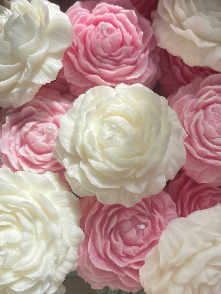 Scented Peony Flower Candle for wholesale by The lines studio