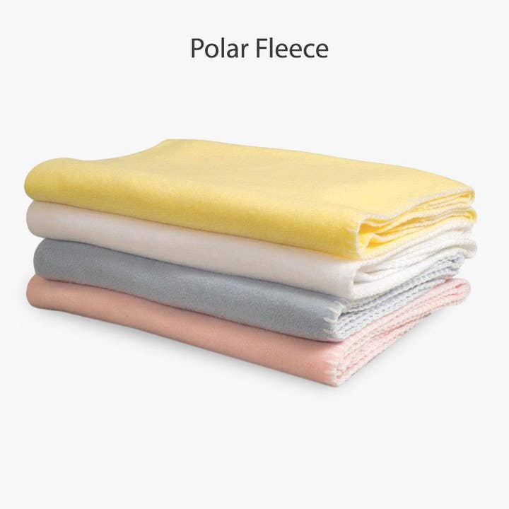 Personlig babyfilt | Anpassat namn och initial för wholesale av Monogramonline Inc.