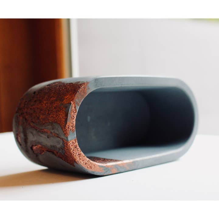 Verthandi Botanical - Wholesale Plant Pot - CONCRETE OVAL PLANTER