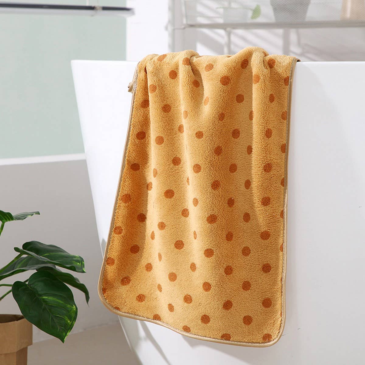 ACCITY - Wholesale Bath Towel - CORAL FLEECE POLKA DOT ABSORBENT FACE TOWEL_CWMM22673