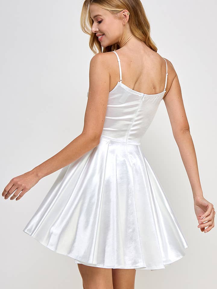 ARA USA – Großhandel Kleid – Damen – 6761 (Schulterfreies Satinkleid mit Raffung am Rock)5