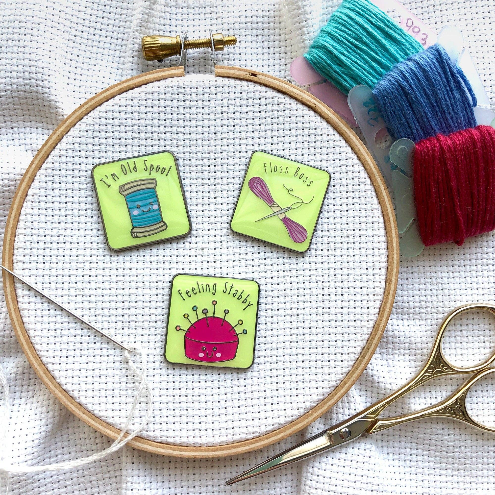 Snarky Crafter Designs - Vente Accessoire de broderie/point de croix - Coussin à aiguilles en émail Feeling Stabby Pin6