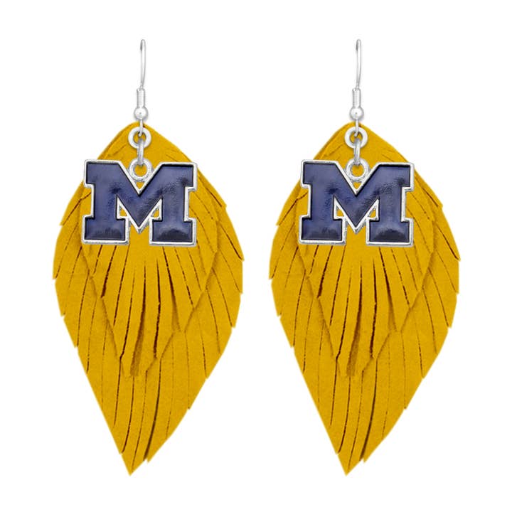 Boucles d'oreilles bohème avec logo iridescent des Wolverines du Michigan pour la vente par From The Heart