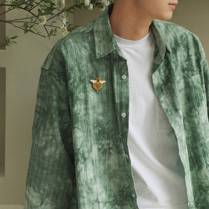 Vermilion Collection - Wholesale Lapel pin/button - daparo Enamel Pins "Eastern Honey Bee"7