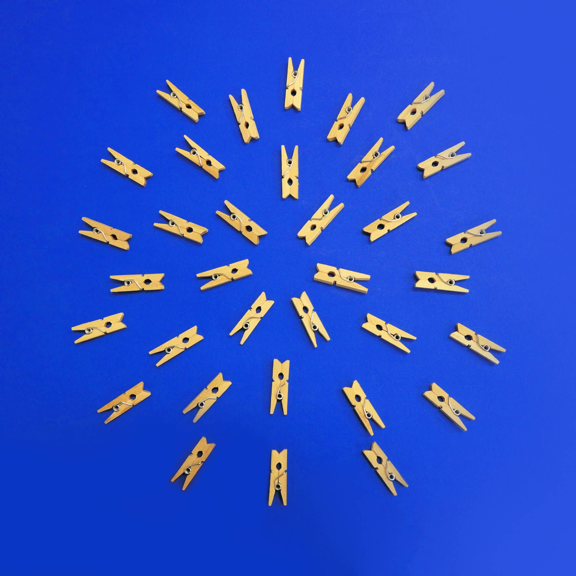 Luna Office Supply -  Everyday Essential - Vendita all'ingrosso Mollette appendiabiti - Mini spilla per vestiti naturale, confezione da 403