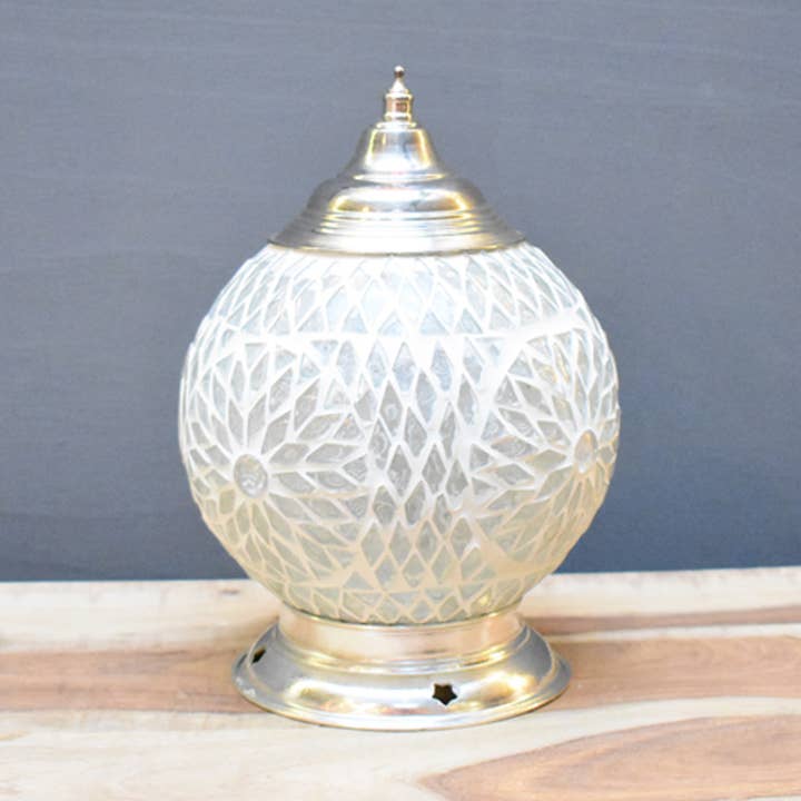 Lampe de table boule en mosaïque en verre 15cm pour la vente par Orientals
