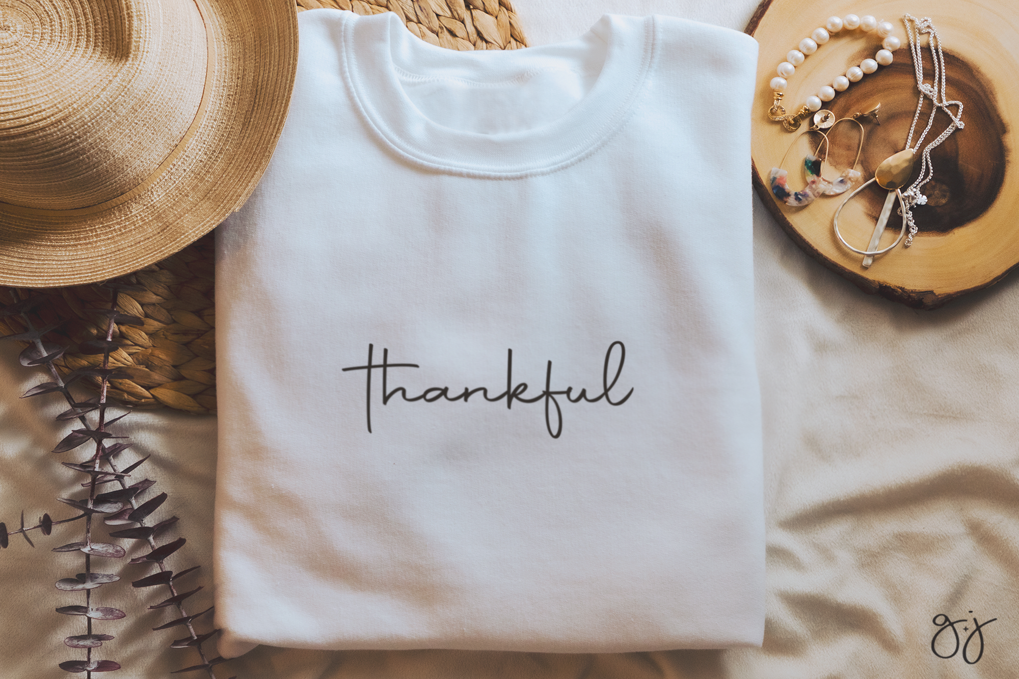 G & J Avenue - Wholesale Graphic Sweatshirt - Women's - Thankful Holiday Crewneck, Minimal Thanksgiving Sweatshirt8
