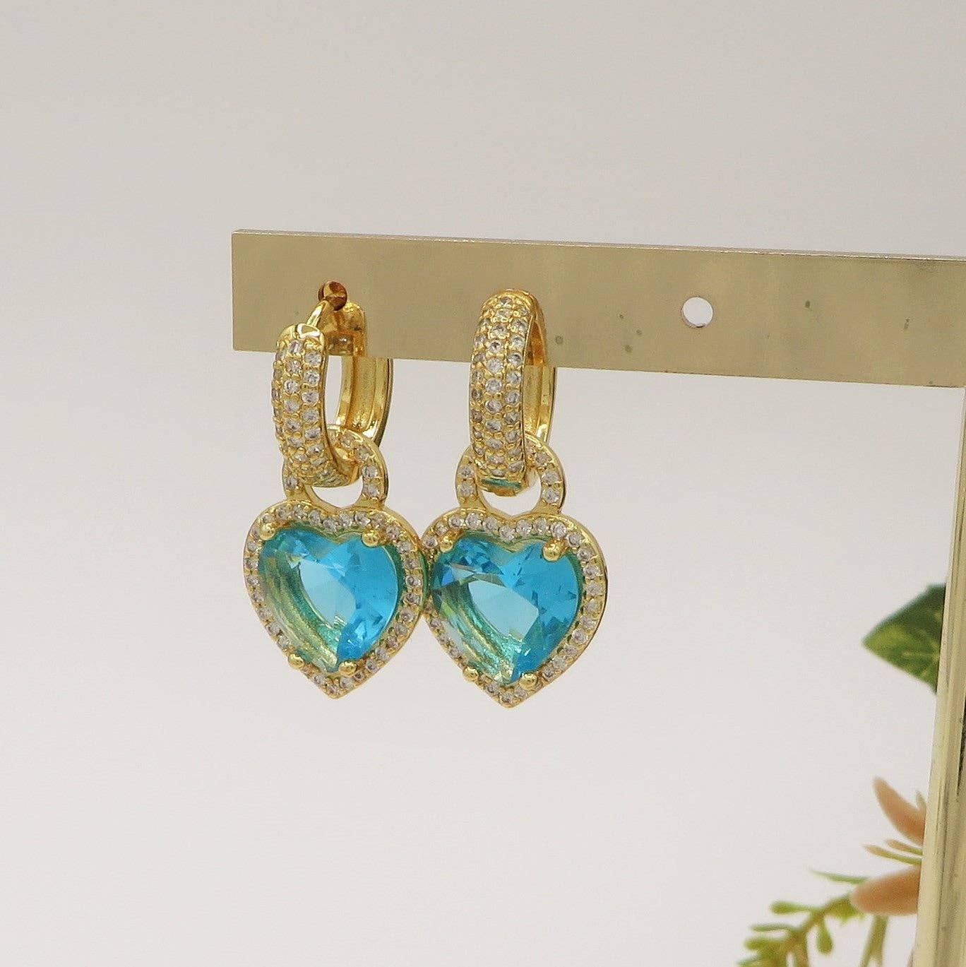 Daemon srls - Wholesale Hoop Earrings - AURORA HOOPS ~ Orecchini mini cerchi zirconati FULL in Cubic Zirconia a forma di cuore2