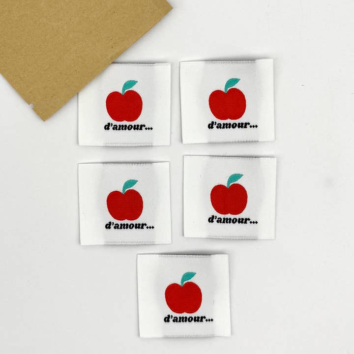 L’Étiquette Home Couture - Wholesale Craft Sewing Kit - Sew-on label: CANDY APPLE1