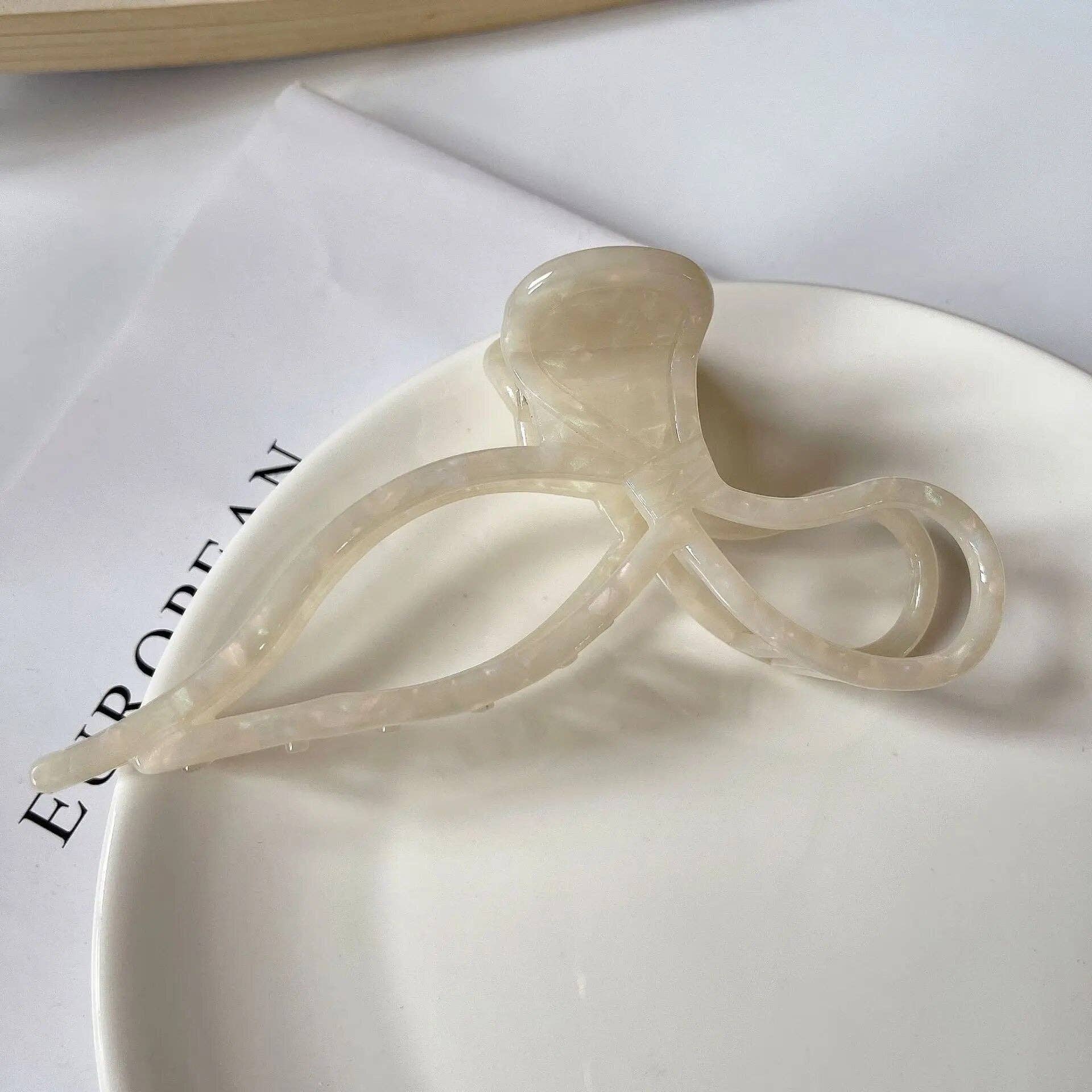 Folie à Trois - Wholesale Hair Clip - Women's - Coquette HAIR CLIP7