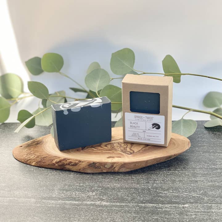 Savon pour le visage Black Beauty pour la vente par Sprigs + Twigs