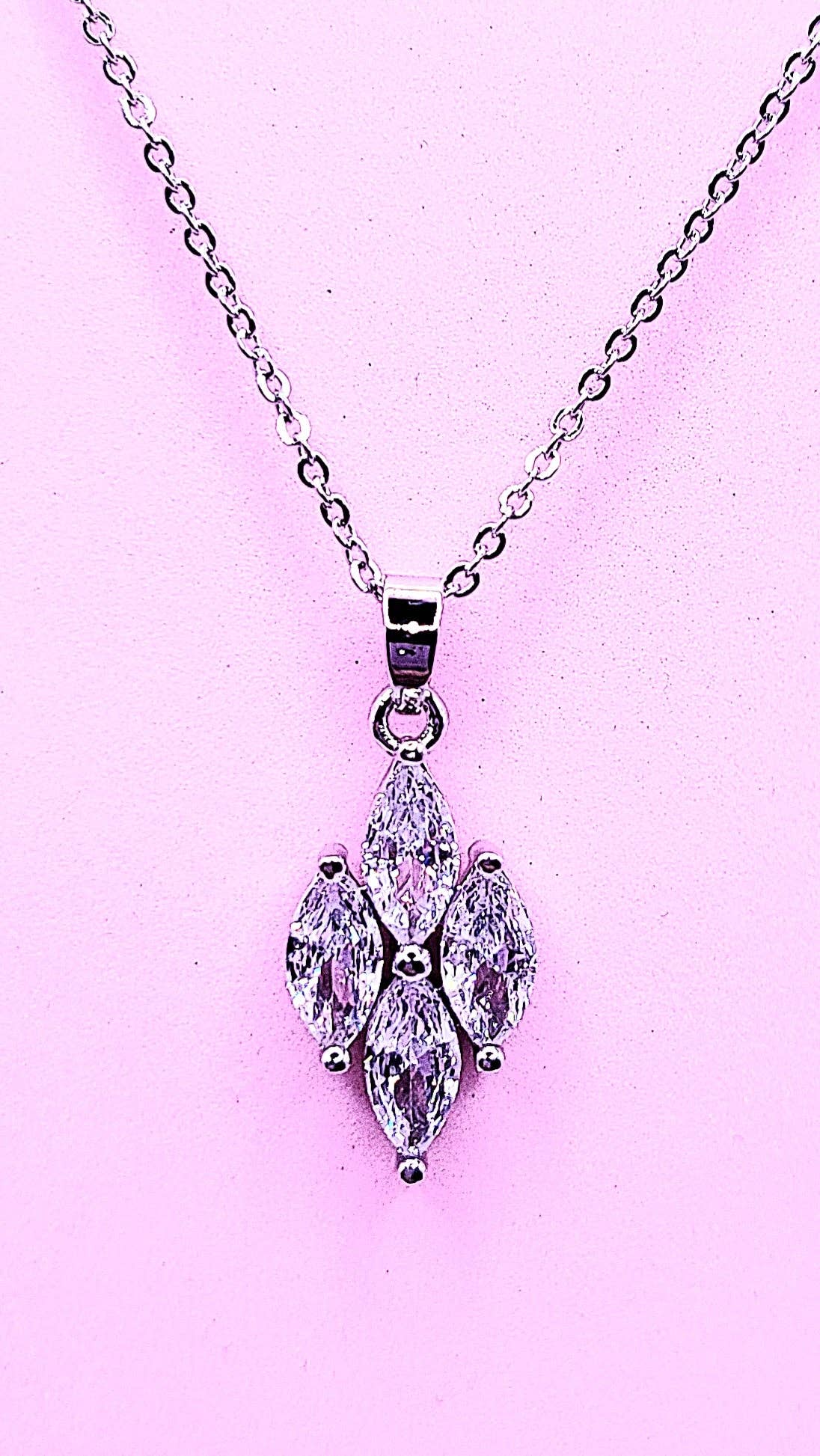 Arya Jewellery Wholesale – wholesale Pendant/charm necklace – Aura Crystal Necklace0