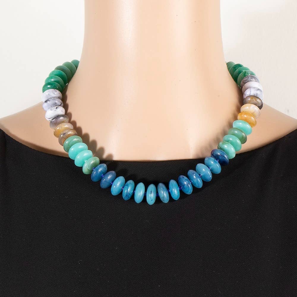 The Looks by Fame Accessories - Vente Colliers à pendentif - Collier de perles en résine marbrée mélangée3