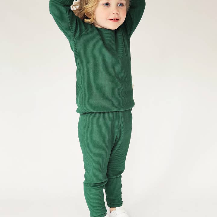DreamBuy – wholesale Mjukisset – Barn – Skog grön ribbad Lounge Set Unisex Pyjamas