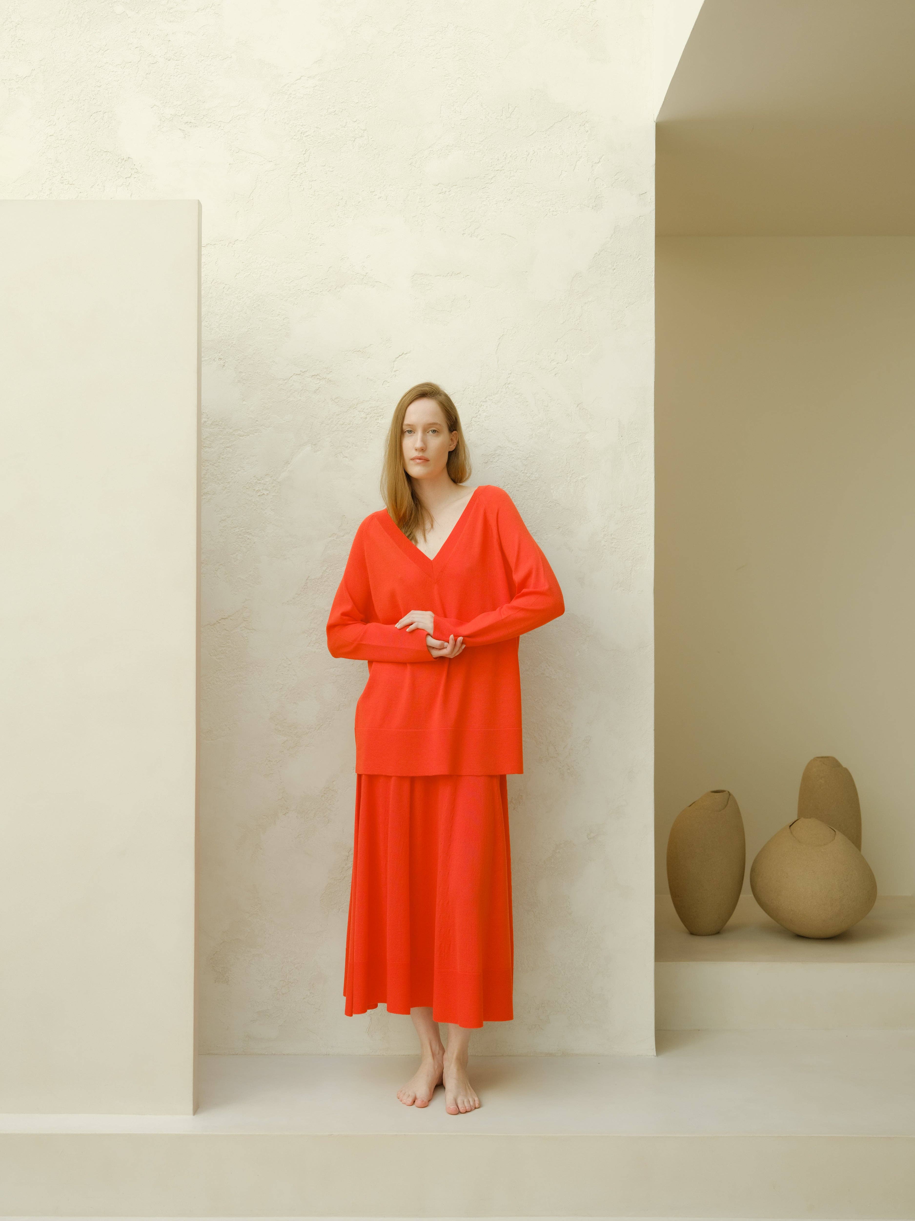 Lèmme - Wholesale Tunic Sweater - Women's - V-neck extra fine merino wool maxi sweater4