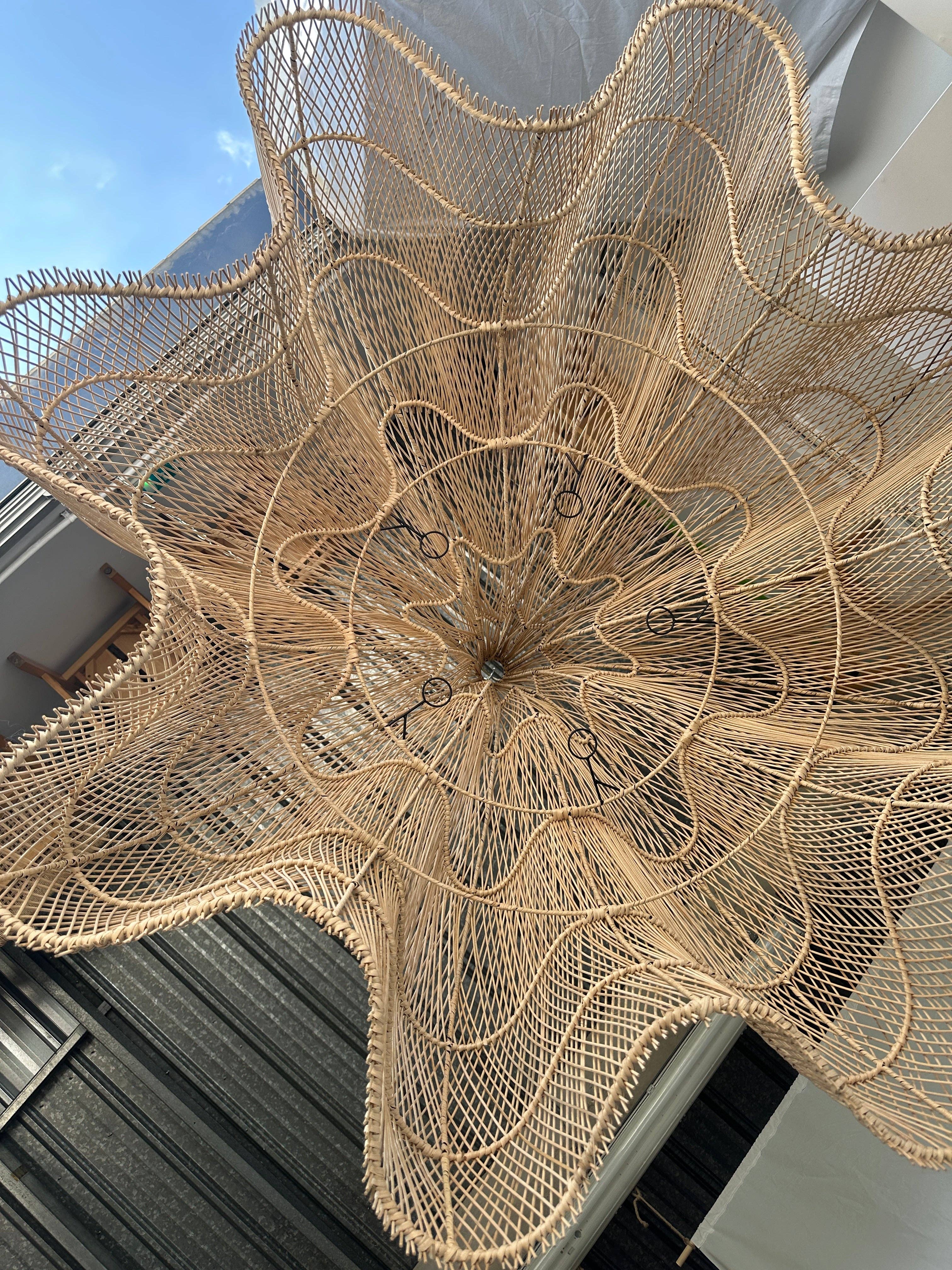 Office Objets - Wholesale Chandelier/Hanging Light - Immense rattan suspension in the shape of a flower, tulip, corolla H:1m; D:1m50149