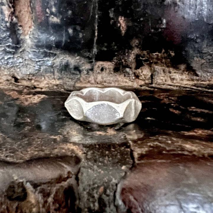 MR2 - Ringe med hamrade kanter för män för wholesale av Anantara