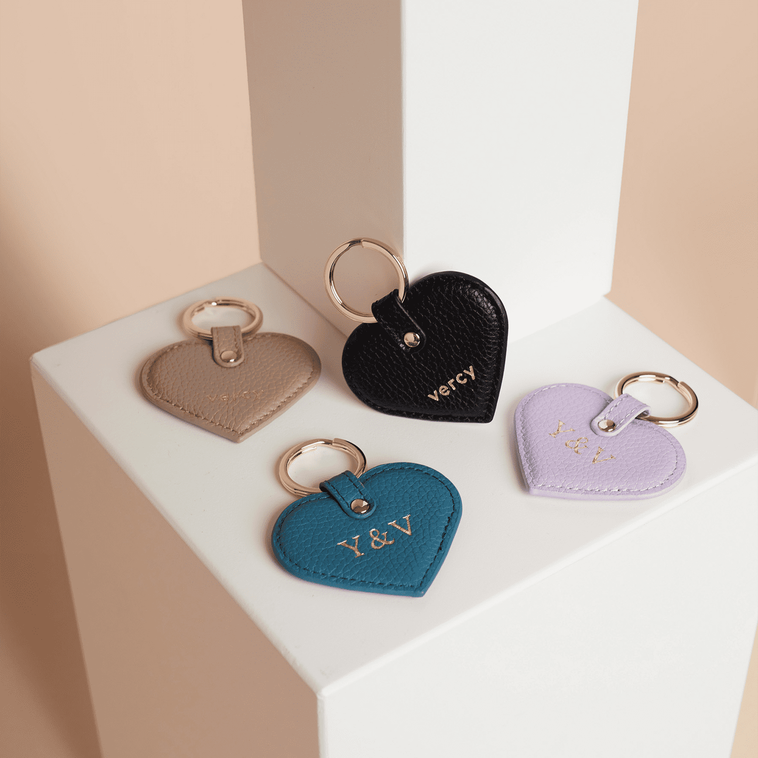 VERCY – wholesale Nyckelringar - Dam – Hjärtnyckelring i veganläder «Lavender purple»3