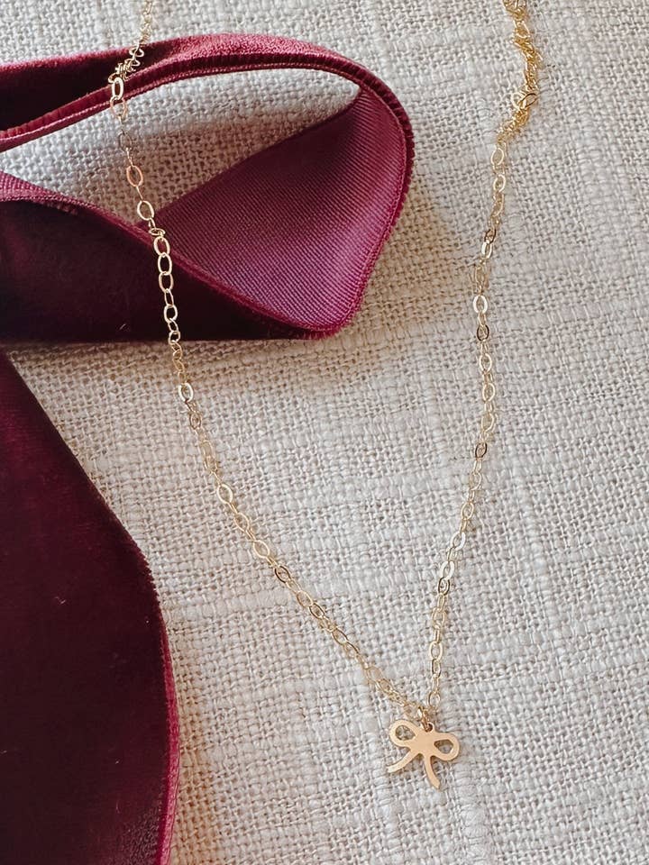 Collier Mini Arc Finch pour la vente par Stamped and Finch