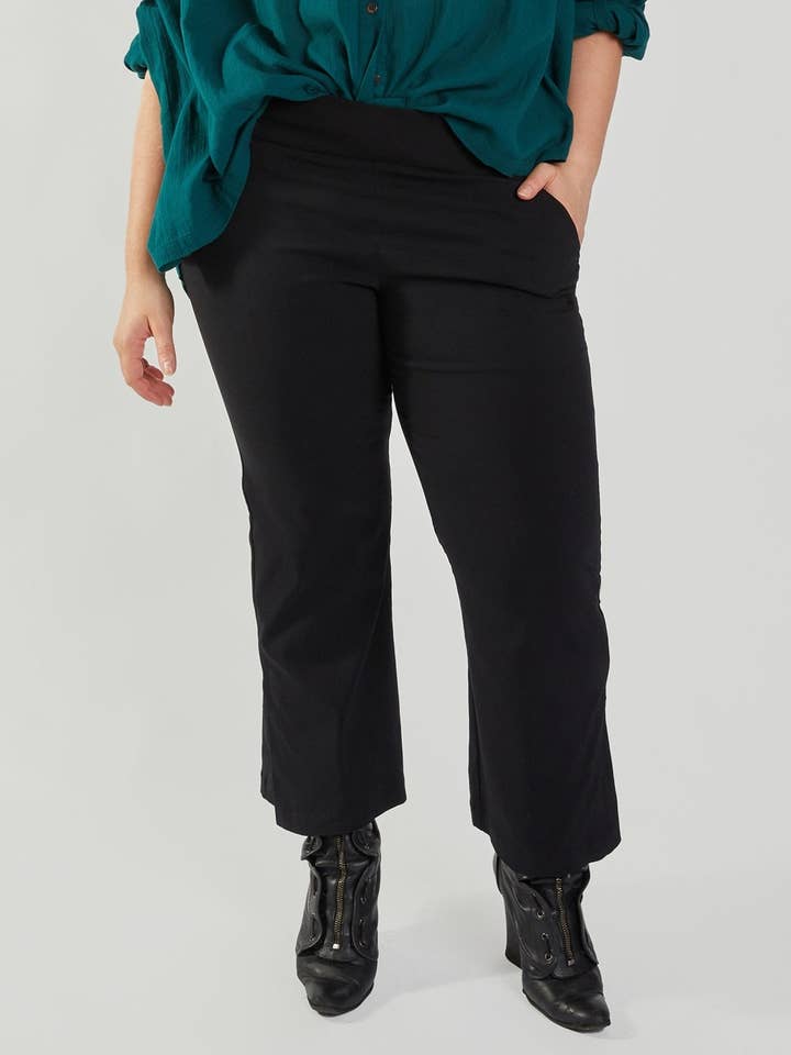 Hose mit großem Schlitz - Schwarz für den Großhandel von Meg