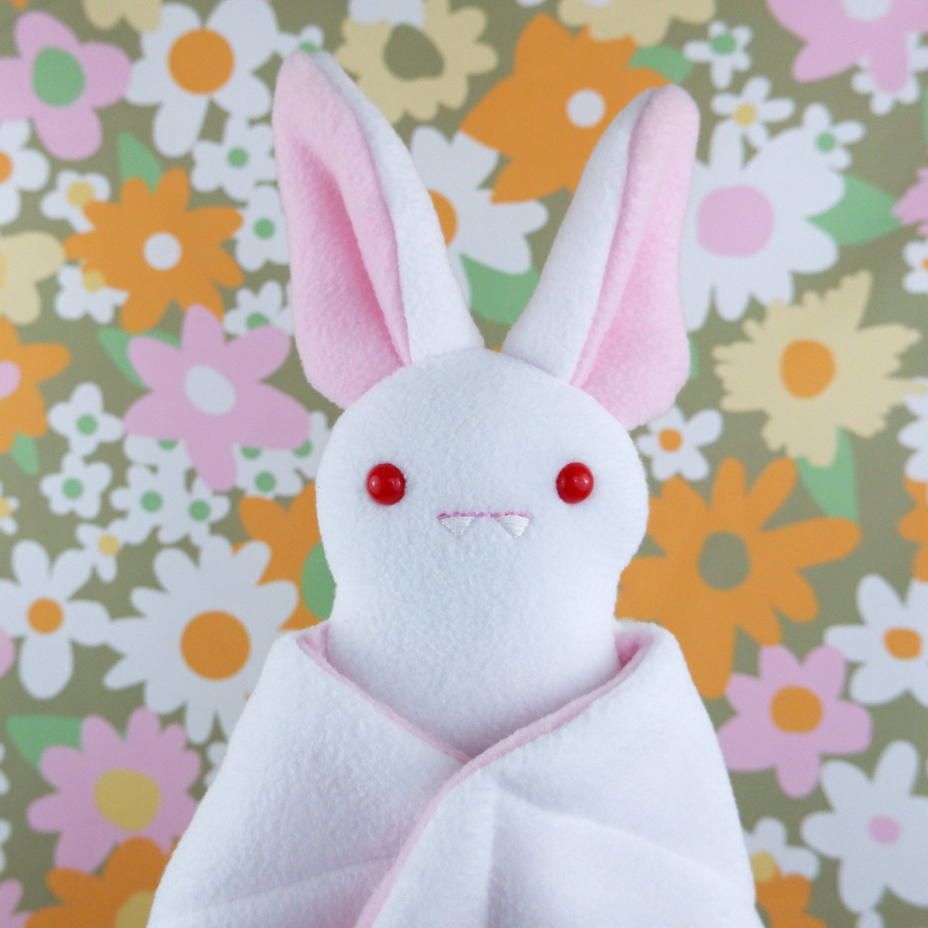 Beautifully Regular – wholesale Fyllda/plyschleksaker - Barn och baby – Albino Bat Plysch6