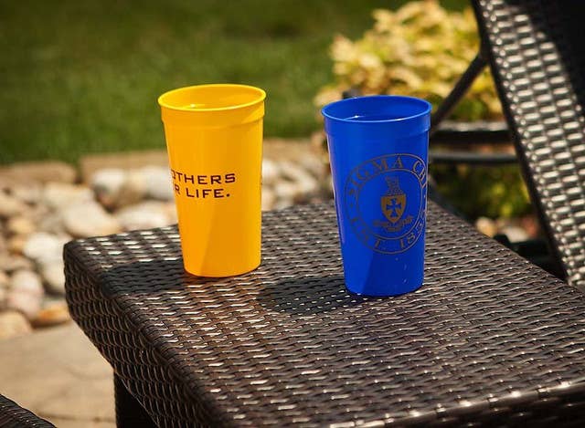 wholesalegreek - Vente Gobelets jetables - Tasse Big Fraternity, 32 oz2