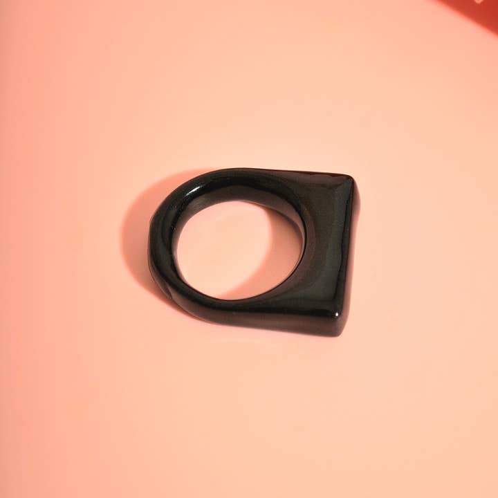 Santøclay Handmade - Wholesale Cocktail/Statement Ring -
Statement Ring Schwarz | Handgemachter Polymer Ring5