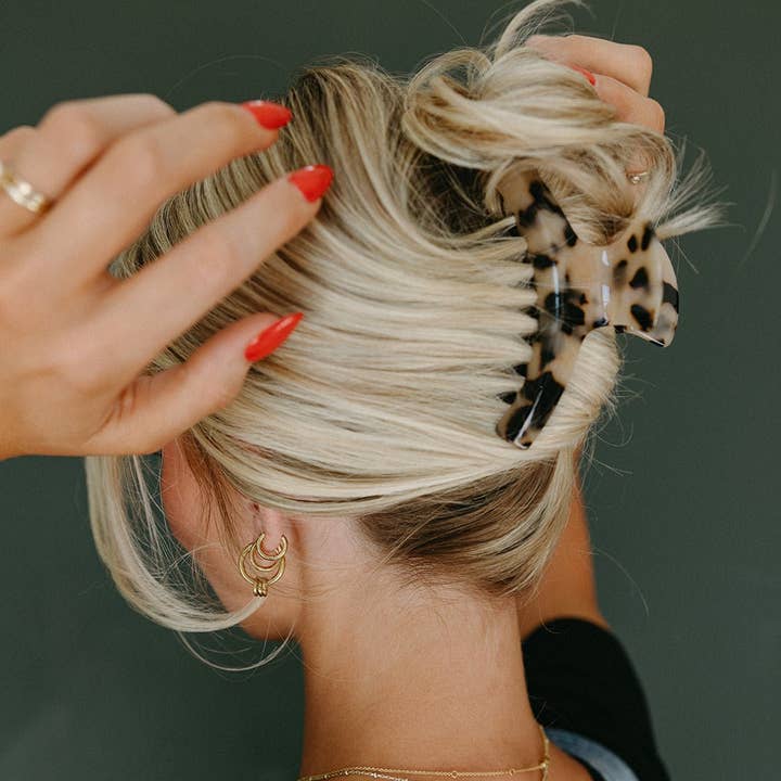 Shop Andi - Wholesale Hair Clip - Women's - Skinny Tan Tortoise Claw Clip0