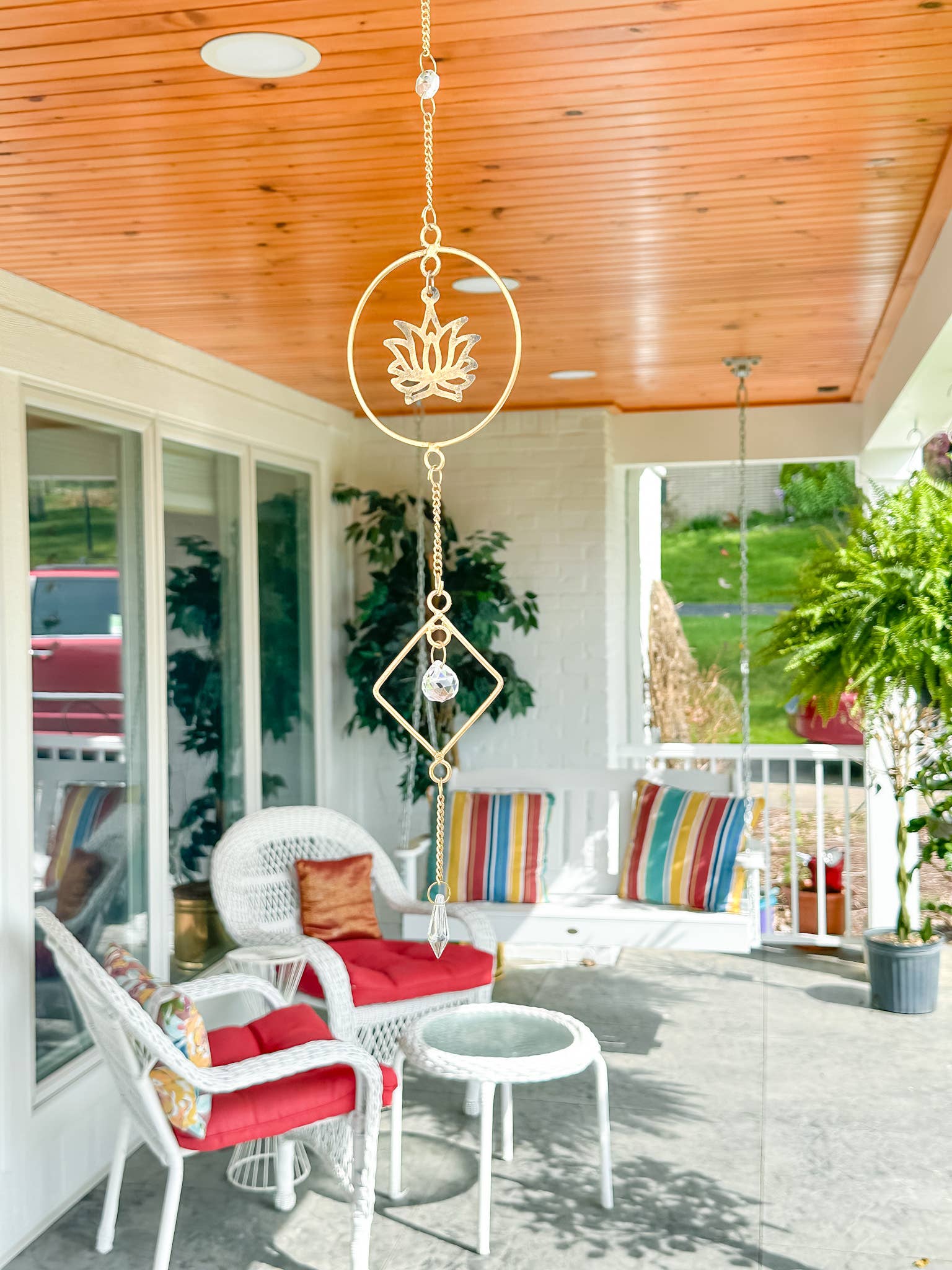 Mira Fair Trade - Vendita all'ingrosso Acchiappasole - Acchiappasole con fiore di loto dorato e cristalli in vetro2