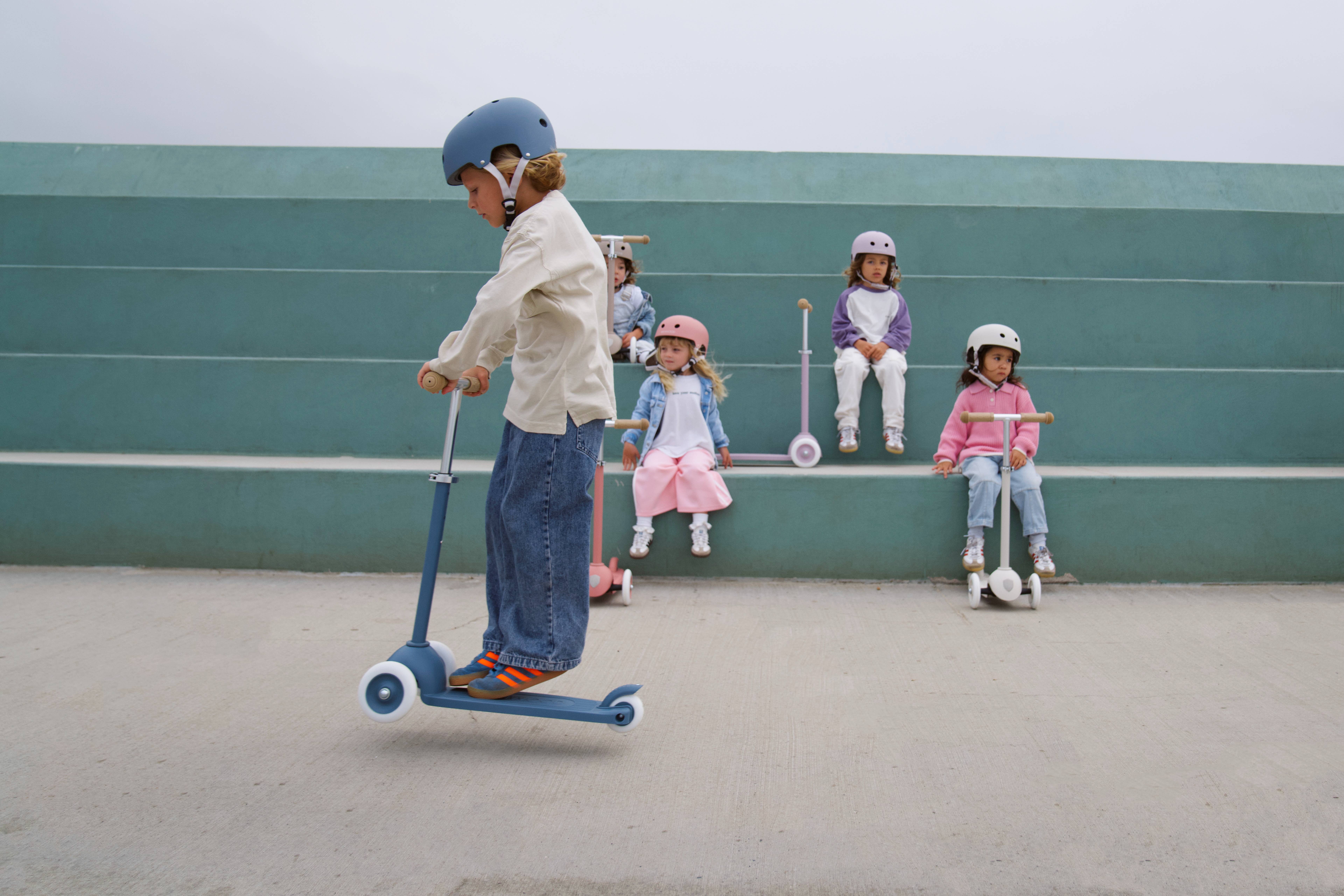 Banwood Inc - Vente Vélo et trottinette – enfant - TROTTINETTE ÉCOLOGIQUE BANWOOD - MER PROFONDE2