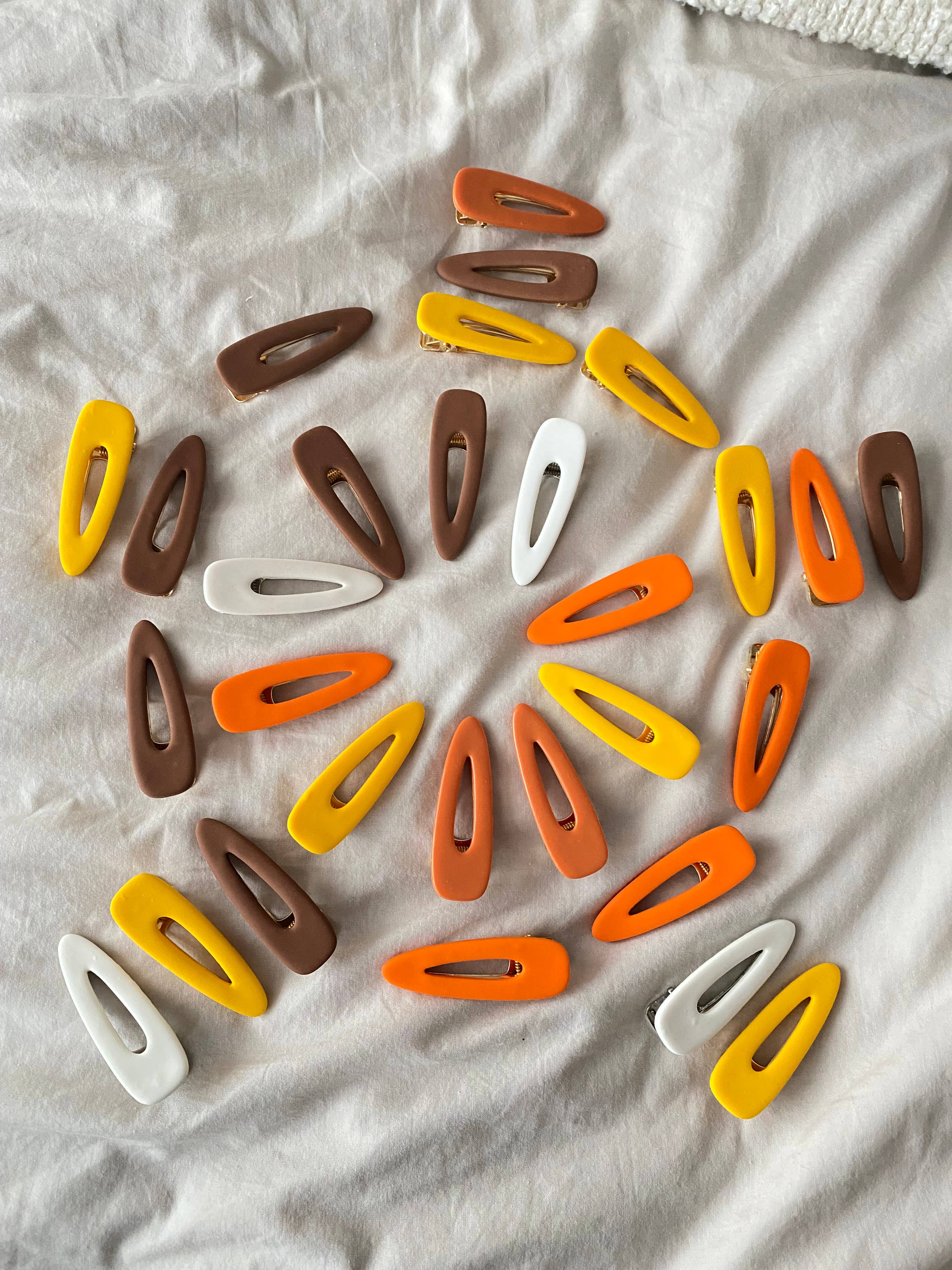 Soul and Style – wholesale Hair clip – Women’s – Retro 60s/70s Hair Clips - Solid Colours, Tapered Style