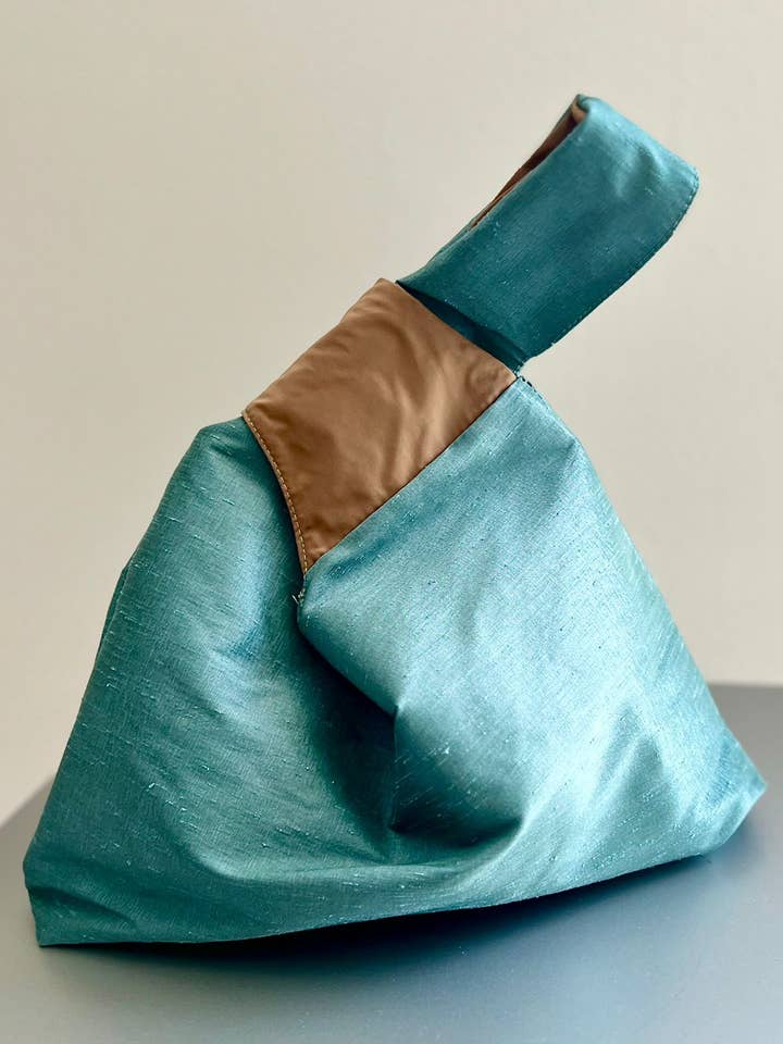 Taffeta-tas in effen kleur „A Nica” voor wholesale door La Vie En Rose - C.I.D.A. s.r.l.