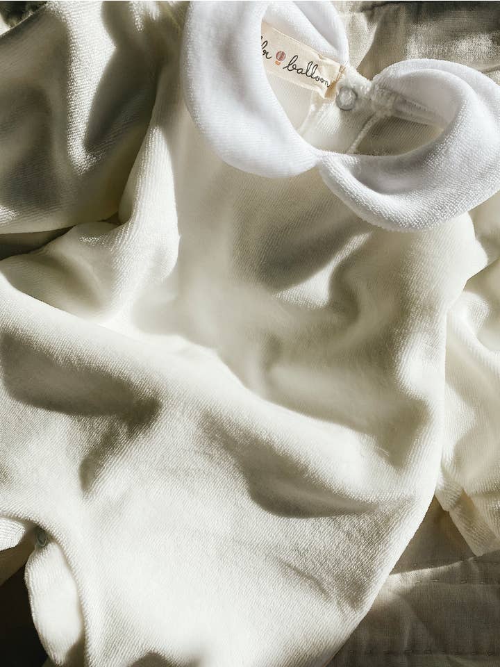 Bobbi Balloon - Wholesale Jumpsuit - Baby - Velvet Onesie - Creamy White