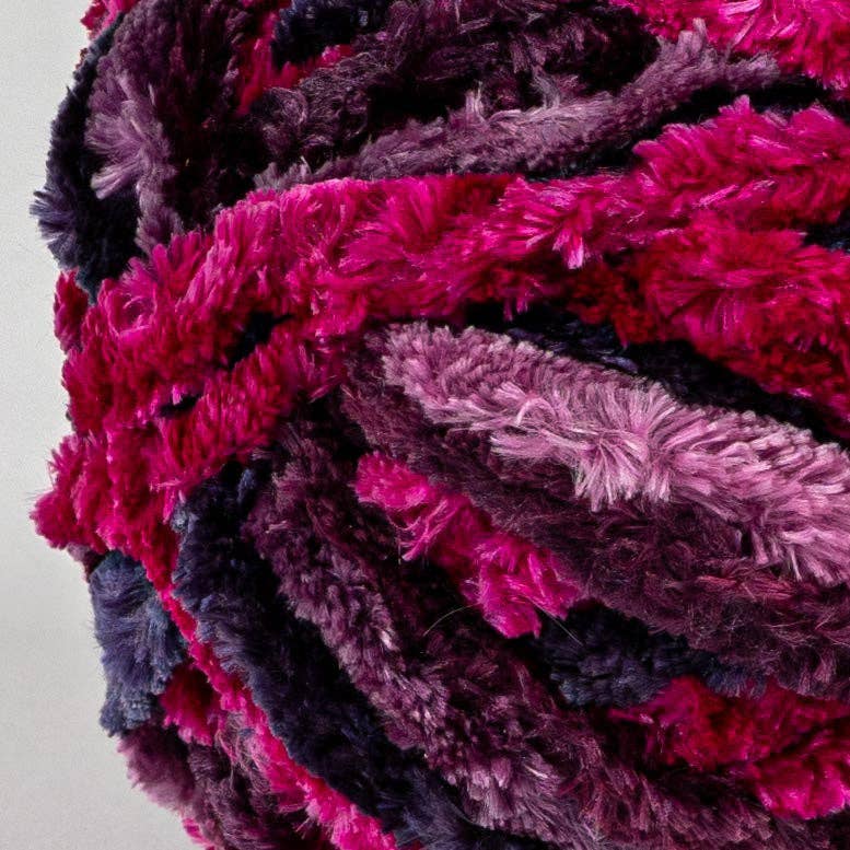 Crafted by Catherine - Wholesale Yarn - Luxe Velvet Yarn | 10.5oz/300g | Super Bulky #6 | Pack of 426