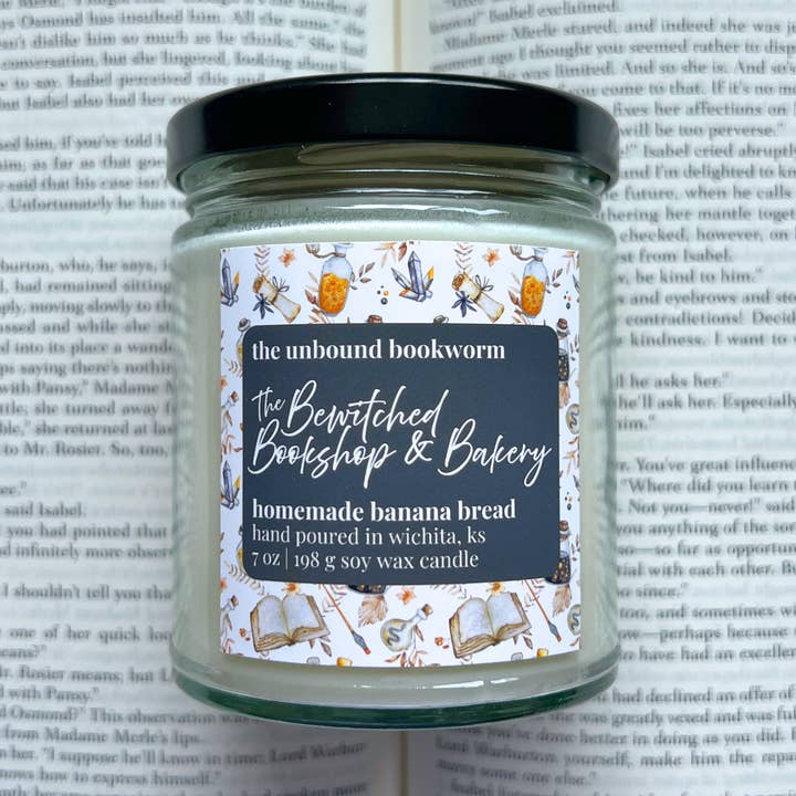 De Betoverde Boekwinkel Herfstkaars | 7 oz Sojakaars voor wholesale door The Unbound Bookworm