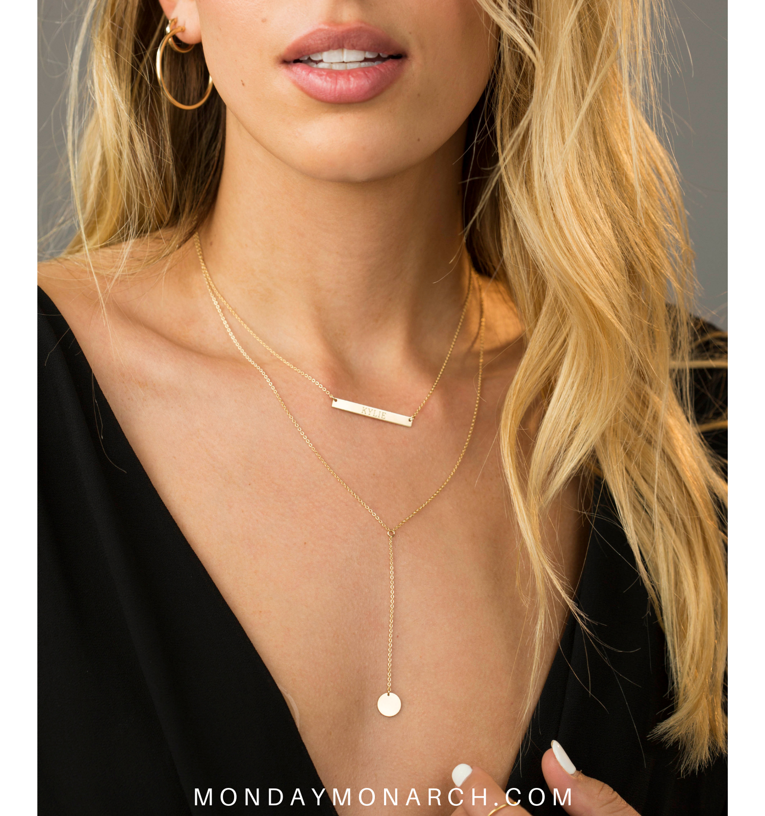 Monday Monarch | Necklaces, Earrings & Bracelets - Vente Colliers à pendentif - Collier Barre d'Or Argent Gravé Barre Collier Personnalisé Femmes6