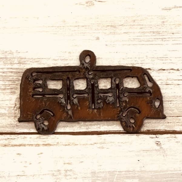 Universal Ironworks USA - Vendita all'ingrosso Ciondolo/pendente - Ciondolo a forma di autobus hippy in metallo rustico0