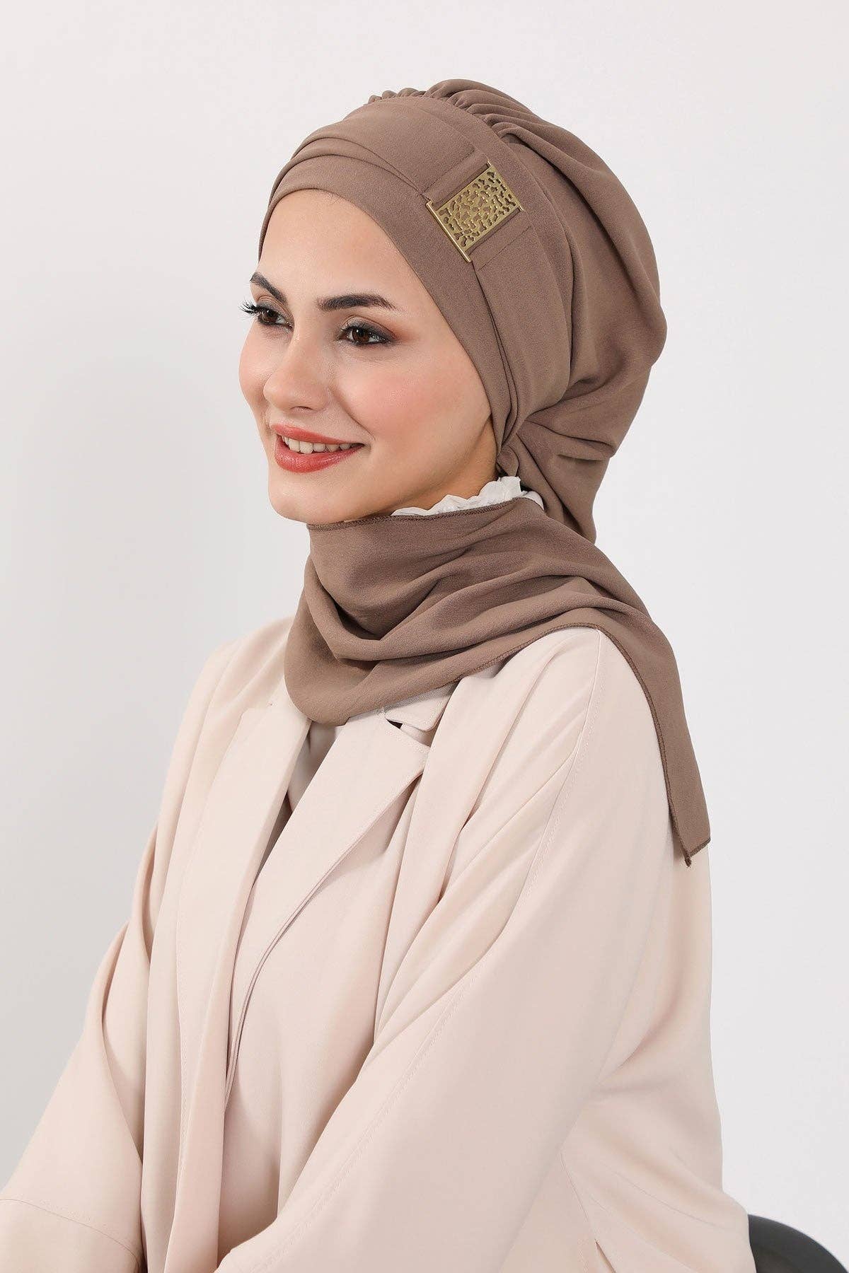 Aisha's Design – wholesale Hijab – Women’s – Modest Fashion Instant Aerobin Turban with Leopard Pattern Accessory, Pre-Tied Aerobin Hijab with Chic Metal Accessory,HT-11A56