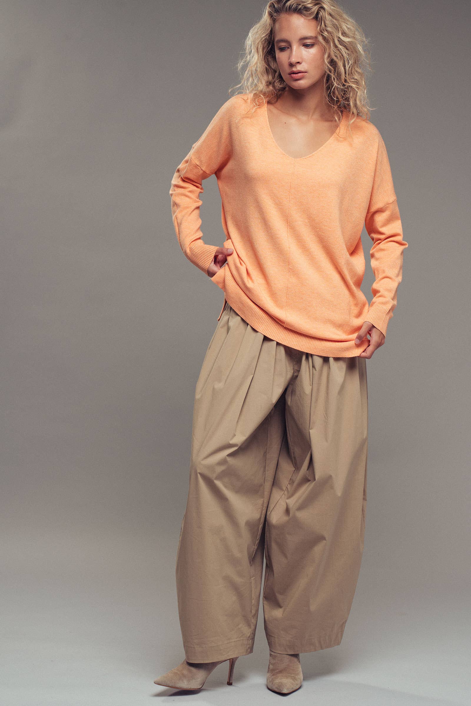 Urban Daizy - Wholesale Tunic Sweater - Women's - Relaxed High-Low V-Neck Tunic Sweater25