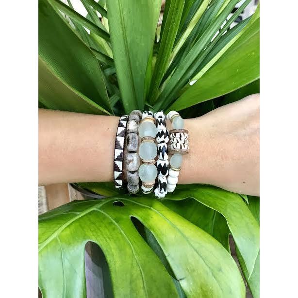 Twine & Twig - Venta al por mayor Pulsera de cuentas - Colocación de capas tribales | Batik Bar2