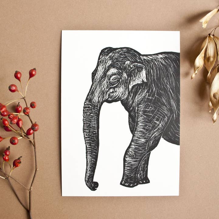 Carte postale éléphant, illustration d'animal pour la vente par Katja Rub