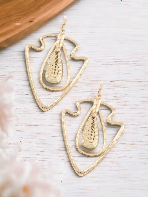 Boucle d'oreille pendante Arrowhead en forme de larme pour la vente par Andrea Bijoux