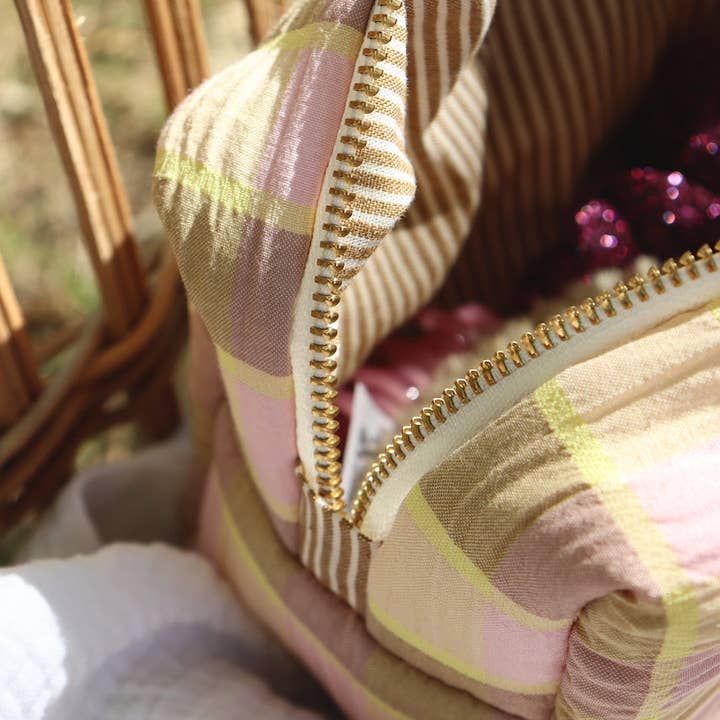 Maho - Wholesale Toiletry Bag - Women's - Claudia Seersucker12