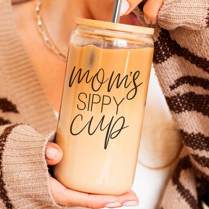 Clear Coffee Mugs, Glass Cups With Lid & Straws for wholesale by Gia Roma